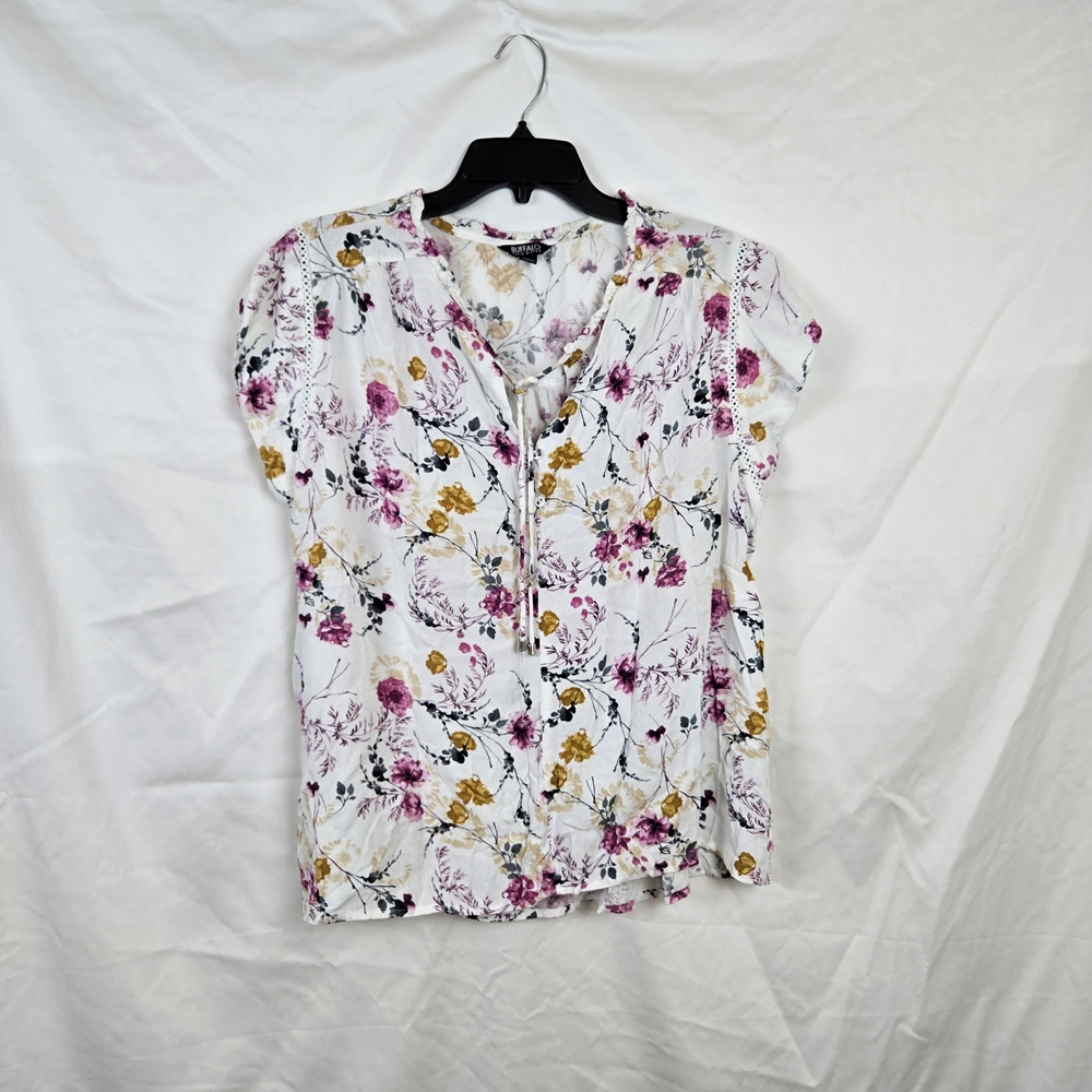 Buffalo Women's White Pink Floral Cap Flutter Sleeve Split Neckline Tie Top Larg
